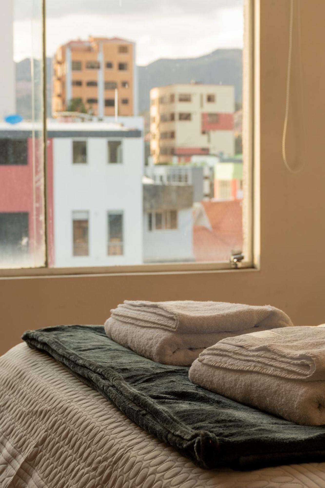 Tower Center Apartment *